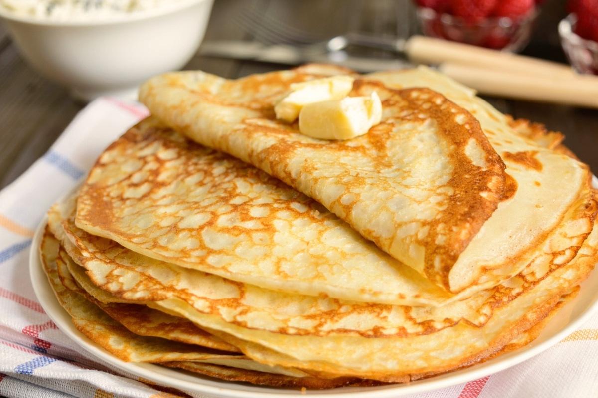 Blynų tešla su karštu vandeniu – purūs ir skanūs blynai