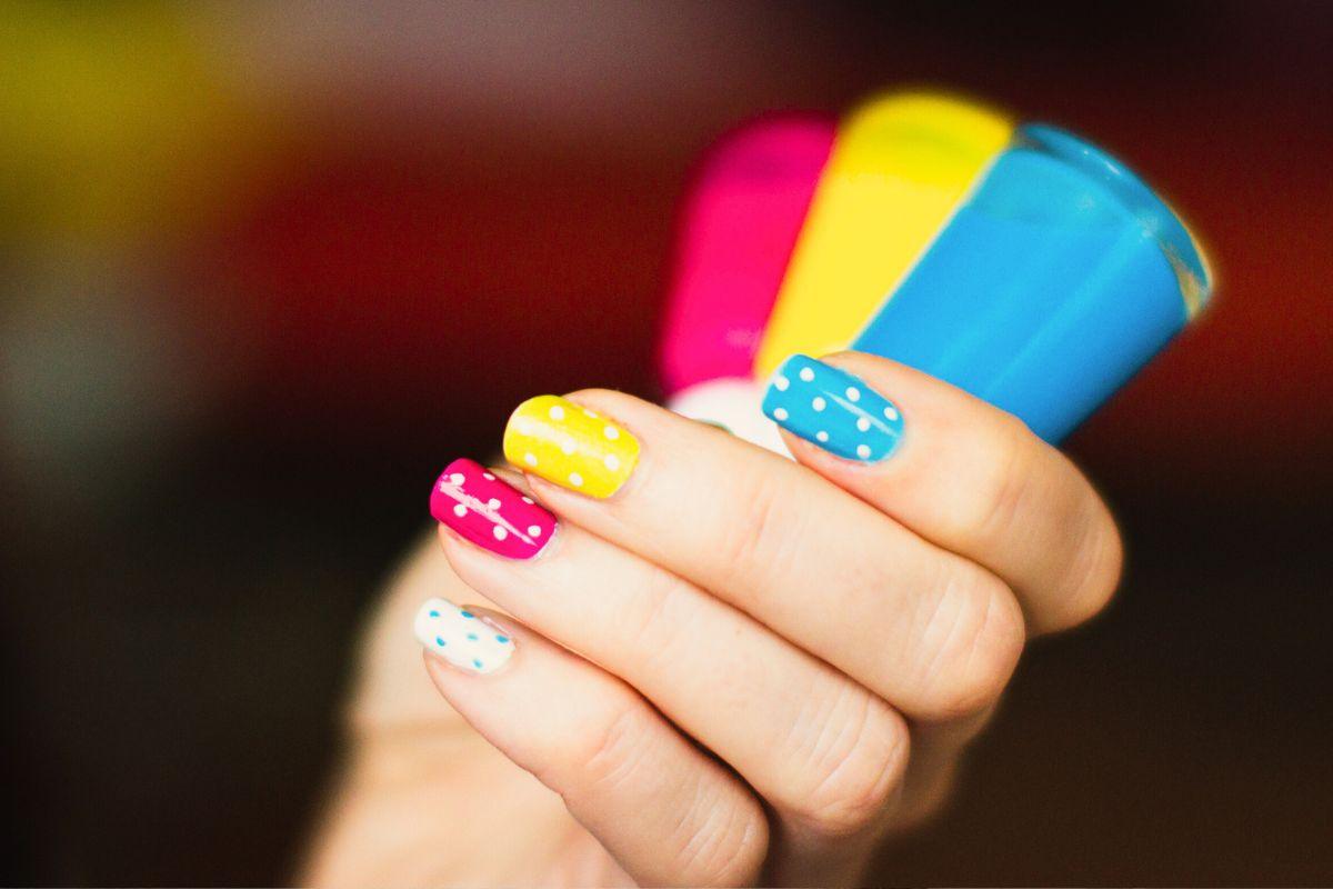 3 nagų lako atspalviai, kurių turėtumėte atsisakyti, sulaukusios 50 metų