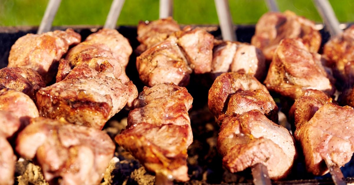 Kaip paruošti mėsą, kad šašlykai būtų ypatingai minkšti?