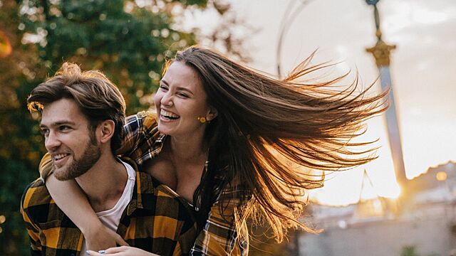 Kaip pagal partnerių gimimo datas galima nuspėti jų bendrą ateitį?