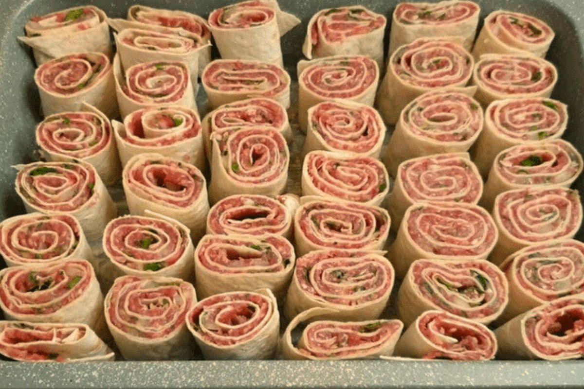 Neįtikėtinai skanūs lavašo suktinukai su malta mėsa ir sūriu