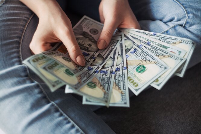 Mergina rizikuoja prarasti 12 milijonų tėvo palikimą – ji atsisako vykdyti testamento sąlygas