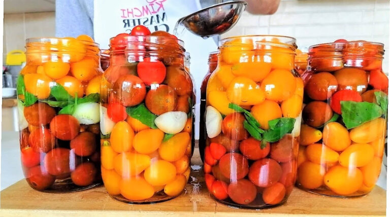 Marinuoti pomidorai medaus marinate: paruoškite juos stiklainiuose, žiemą tiesiog mėgaukitės!