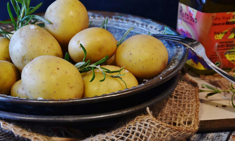 Kokie neįprasti ingredientai gali pagerinti keptų bulvių skonį?