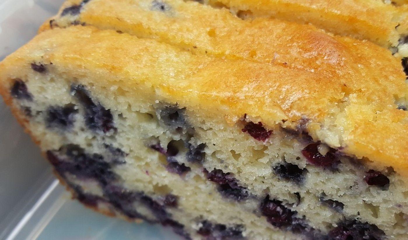 Purus pyragas su uogomis: greitas ir lengvas receptas visiems metams