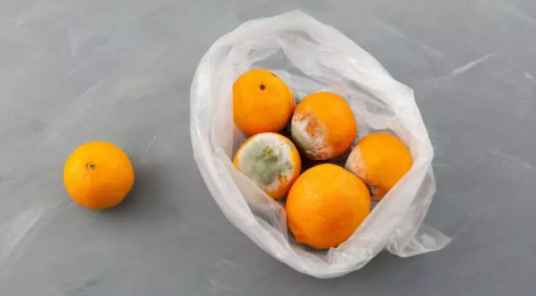 Ši paprasta gudrybė neleis mandarinams supelyti!
