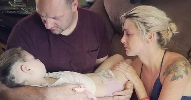 Mama: „Štai kodėl aš dalinuosi paskutinėmis dukros gyvenimo akimirkomis Facebook“