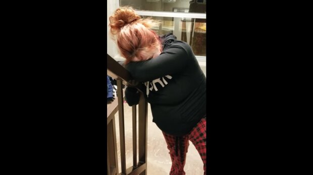 „Turi išsikraustyti per 46 dienas“: vieniša mama sulaukė bauginančio skambučio