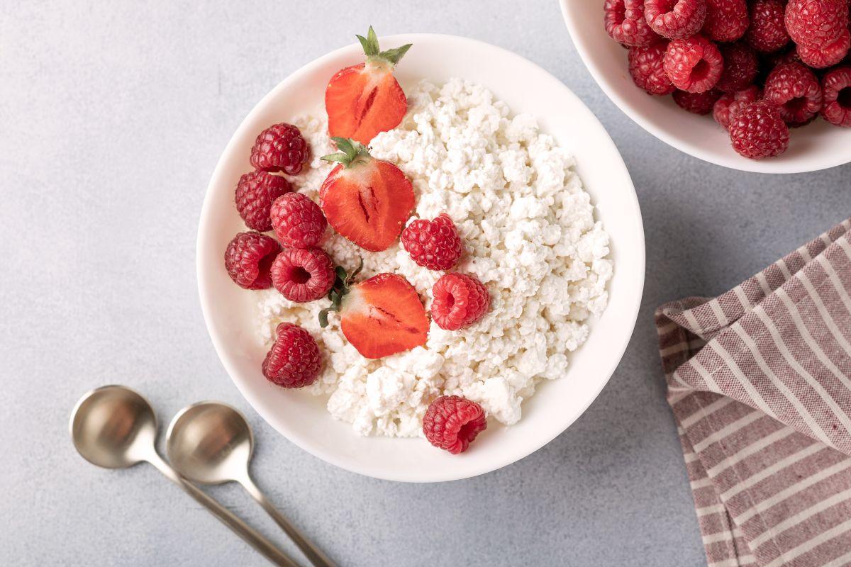 Varškės nauda organizmui: kada ir kaip ją valgyti, kad nepriaugtumėte svorio