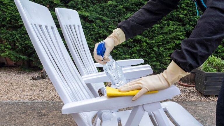 Nešvaistykite pinigų! Plastikinius sodo baldus valykite šiuo pigiu skysčiu