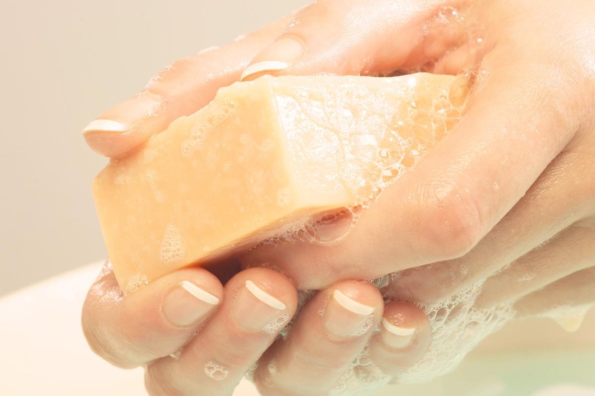 Ar galima praustis ūkišku muilu? Ekspertų patarimai