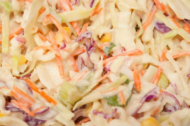 Dietinės kopūstų salotos: gardžios ir itin lengvos