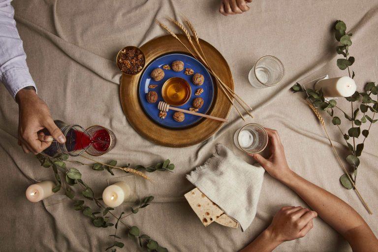 Savaitės horoskopas (2025-04 savaitė): Vienas Zodiako ženklas patirs jaudinančias meilės vingius, o kitas pasieks proveržių karjeroje!