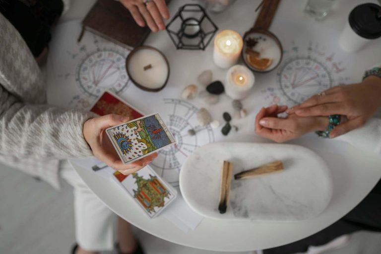 Šeštadienio linksmasis horoskopas (vasario 1 d.): Emocijų kalneliai laukia šių zodiako ženklų!