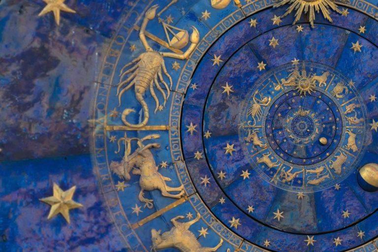 Horoskopas Pirmadieniui (kovo 3 d.): Du zodiako ženklai šią savaitę patirs aistringus nuotykius netikėtose vietose ir sulauks netikėtos profesinės sėkmės!