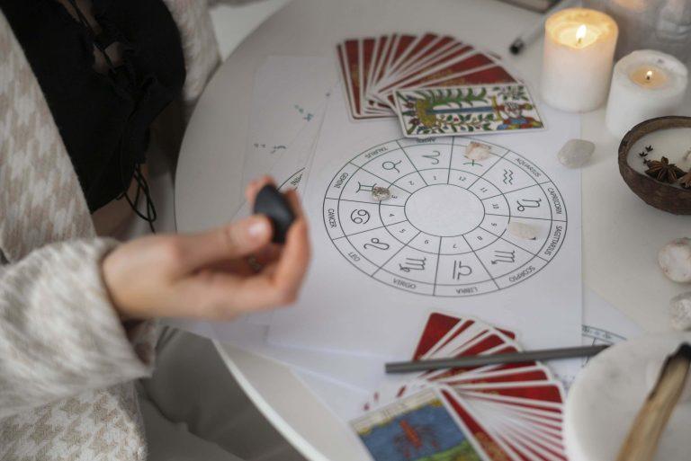 Pirmadienio „Skrandį Plėšiantis Visatos Horoskopas“ (Kovo 10 d.): Vienas Žvaigždėmis Susižavėjęs Zodiako Ženklas Ras Sėkmę kaip Voverė, Radusi Reaktyvinę Kuprinę!
