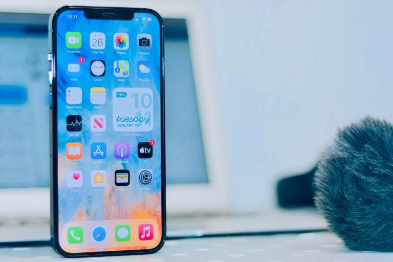 Apple kreipėsi į „iPhone“ naudotojus su skubiu pranešimu
