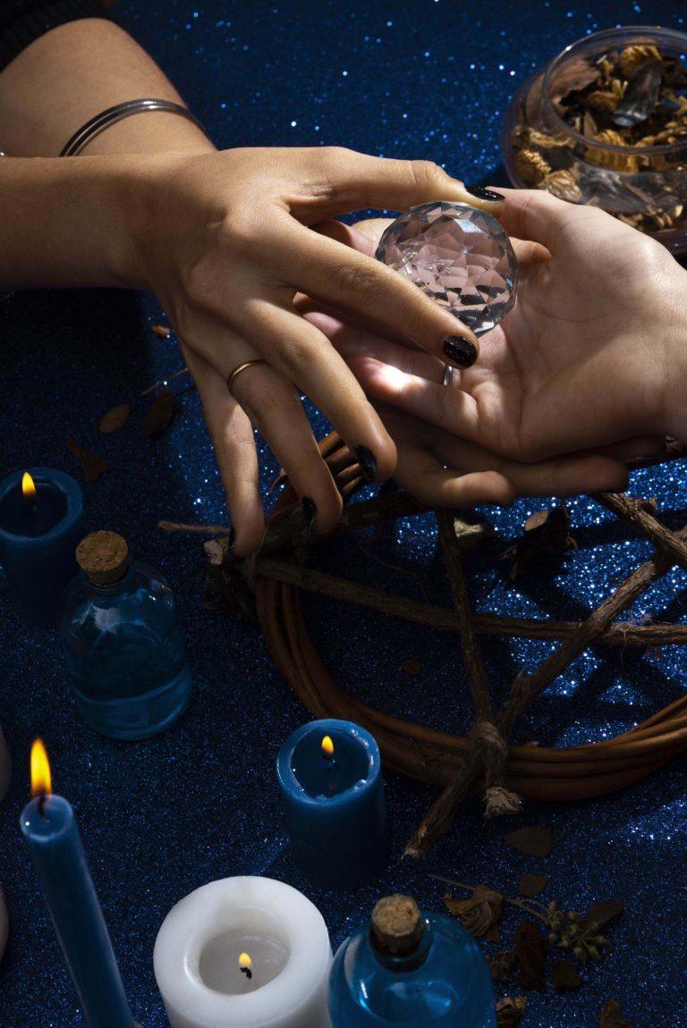 Penktadienio burtai(gegužės 2 d.): Pasiruoškite dienai, persmelktai dangaus stebuklų, kai vienas zodiakas pakyla su nepalaužiama ambicija, o kiti spindi žavesiu ir  išmintimi!