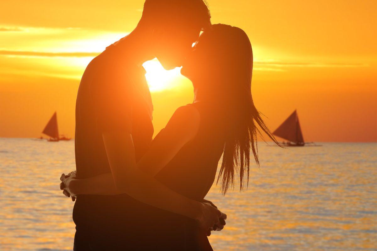 Liepos meilės horoskopas: žvaigždžių įtakos ženklai ir pokyčiai santykiuose