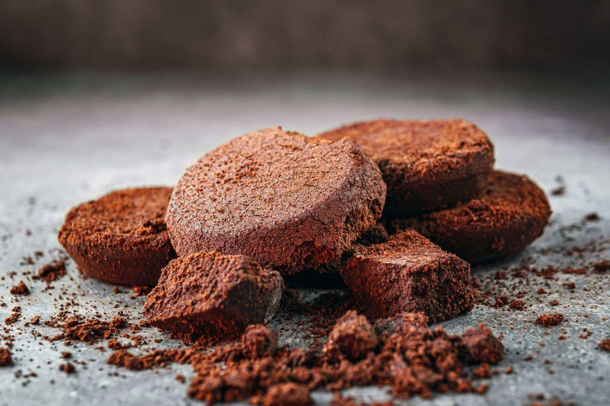 Kodėl neverta mesti kavos tirščių: 7 buities būdai juos panaudoti