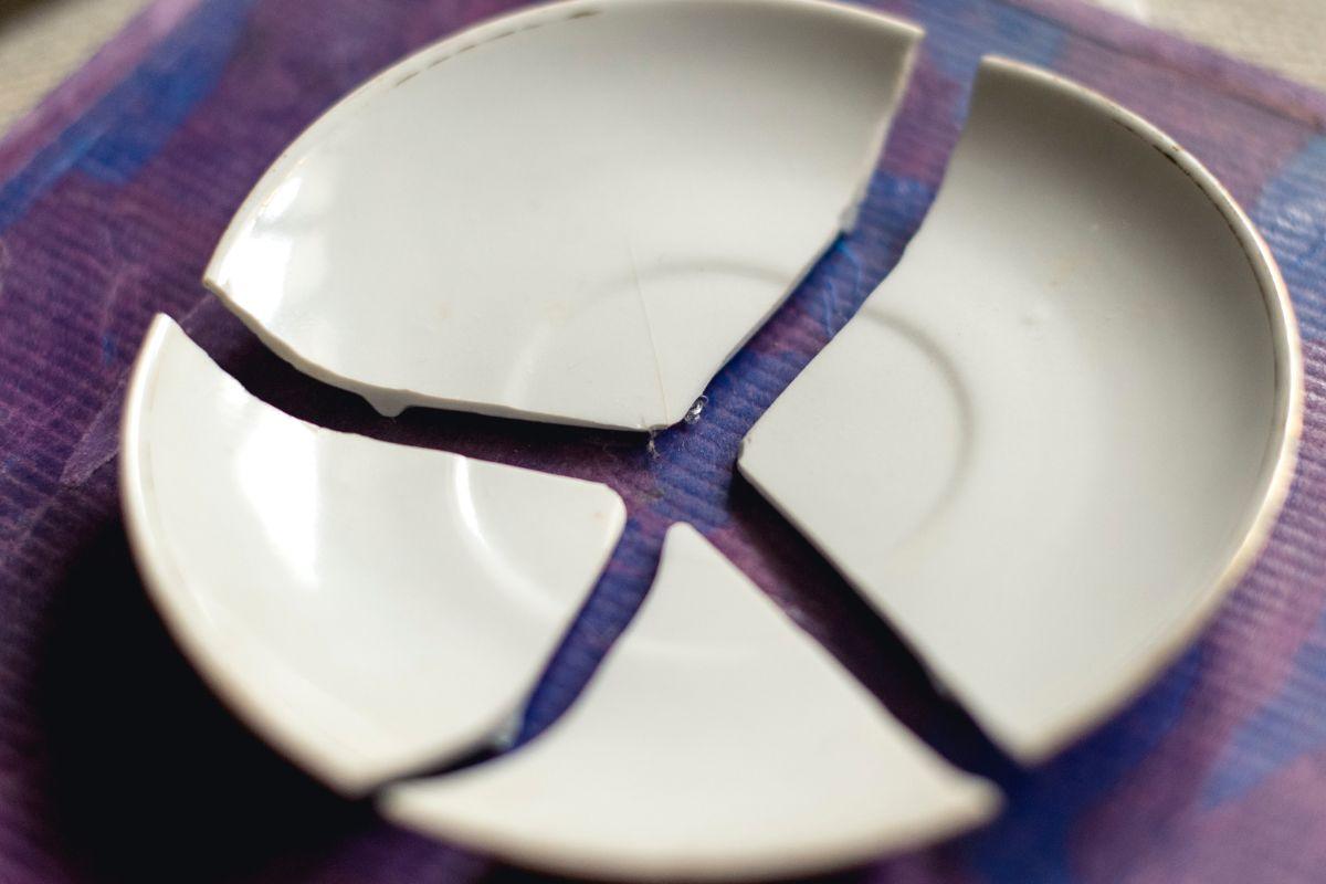 Neigiami ženklai: kokių indų neturėtumėte laikyti namuose?