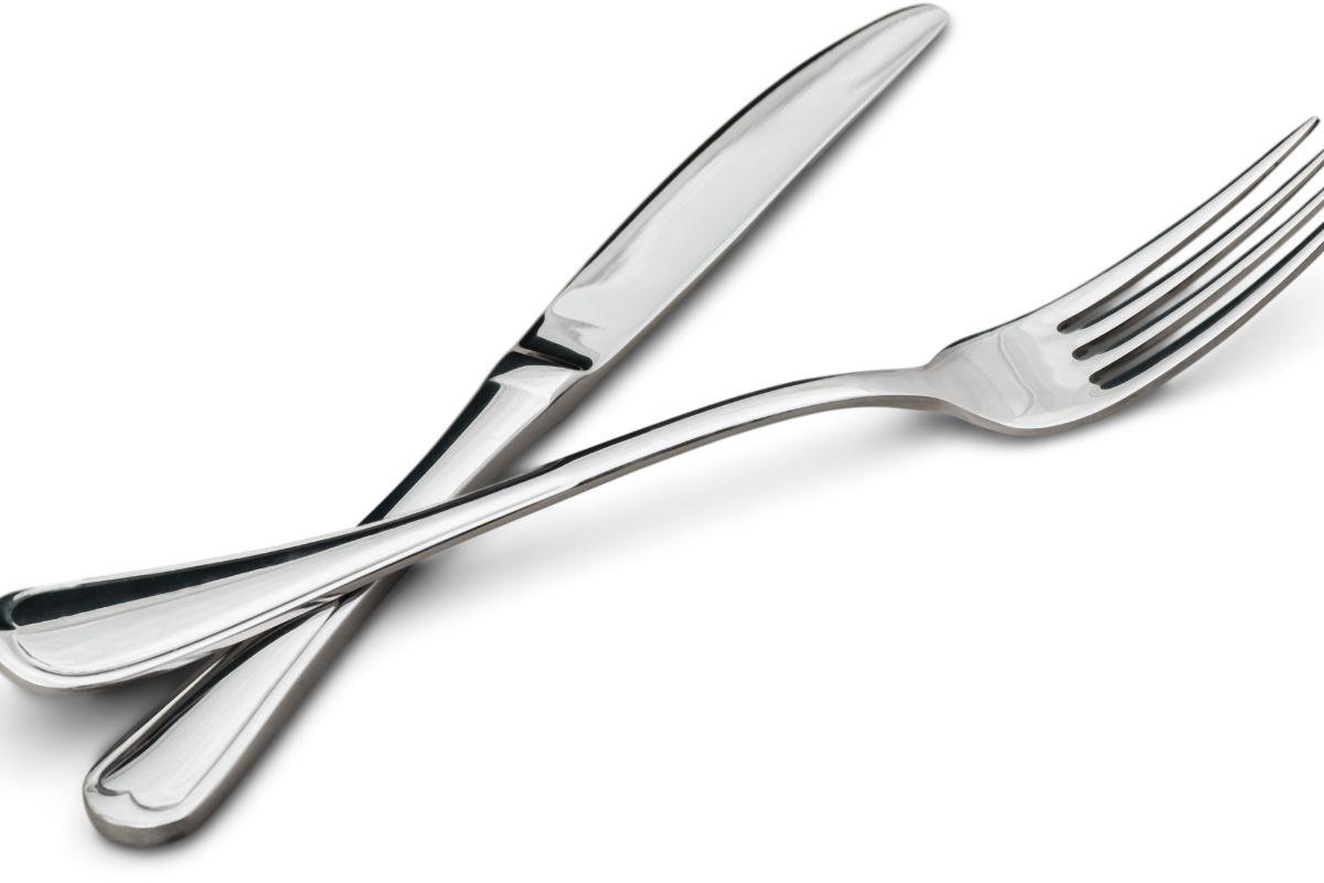 Ženklai: ką reiškia, kai nukrenta peilis, šakutė ar šaukštas?