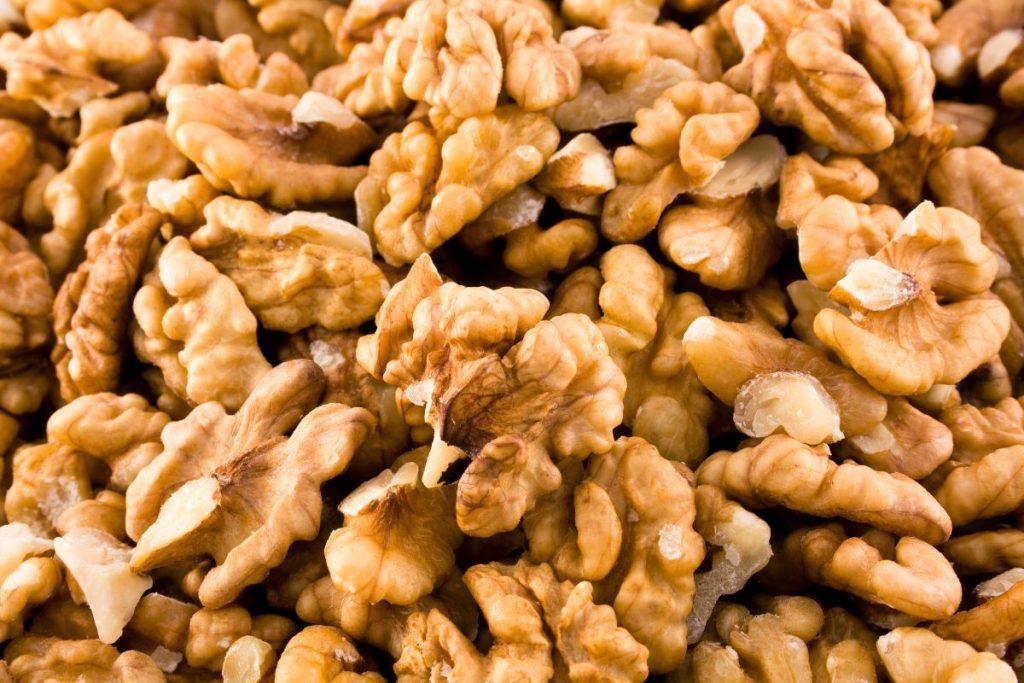 Kodėl geriau rinktis neskrudintus graikinius riešutus?