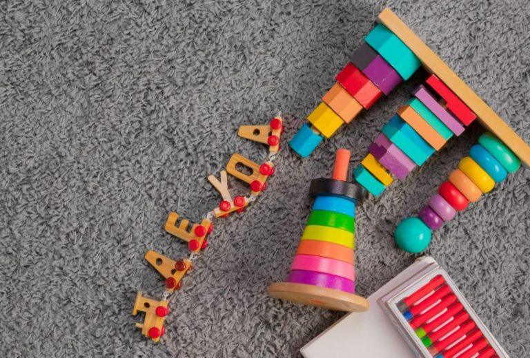 Edukaciniai žaislai: ką dovanoti vaikui, kuris turi viską