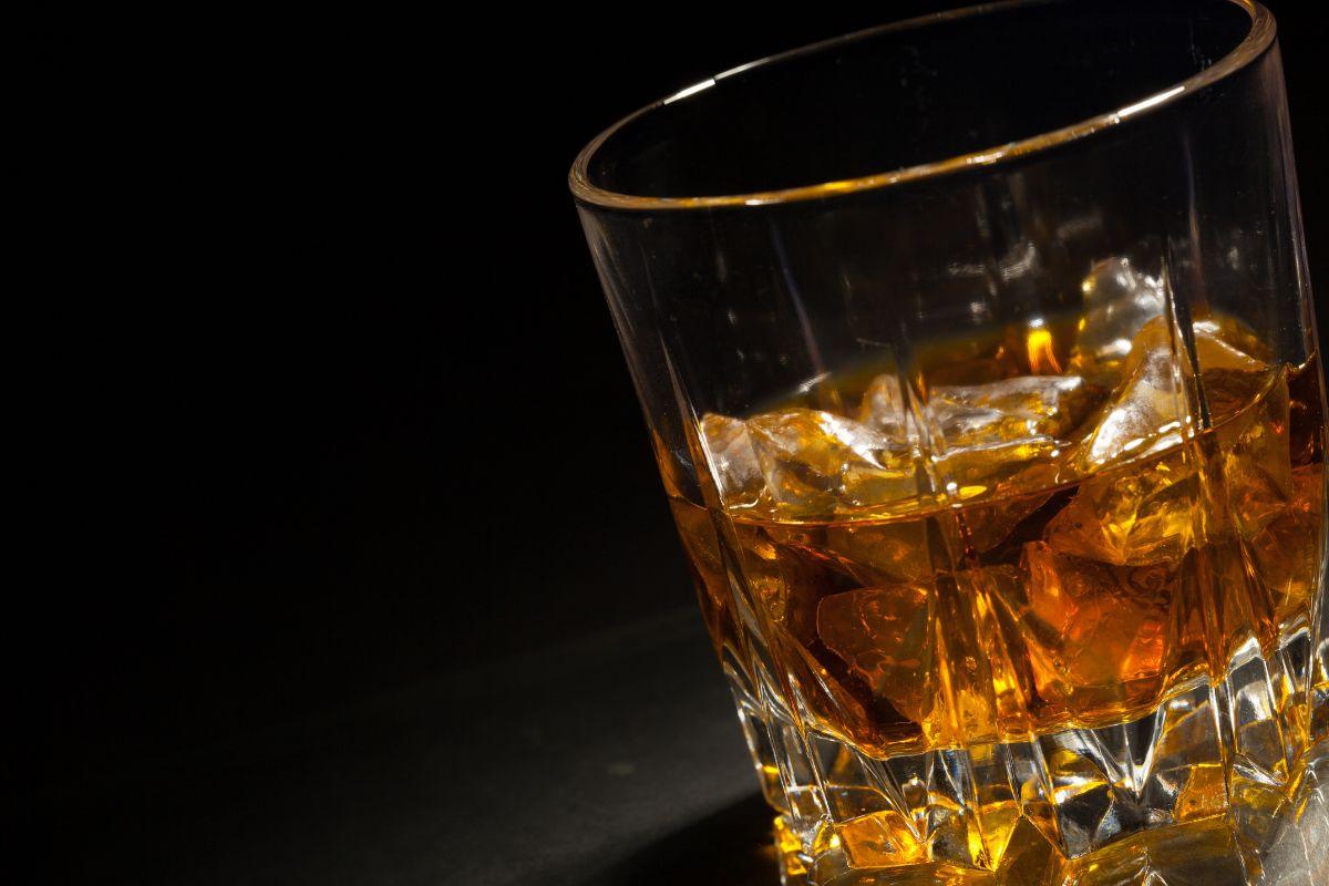 Alkoholis ir insultas: kaip alkoholio vartojimas veikia smegenis?