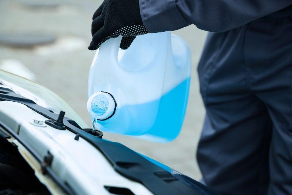 Kokie dar požymiai rodo nekokybišką antifrizą