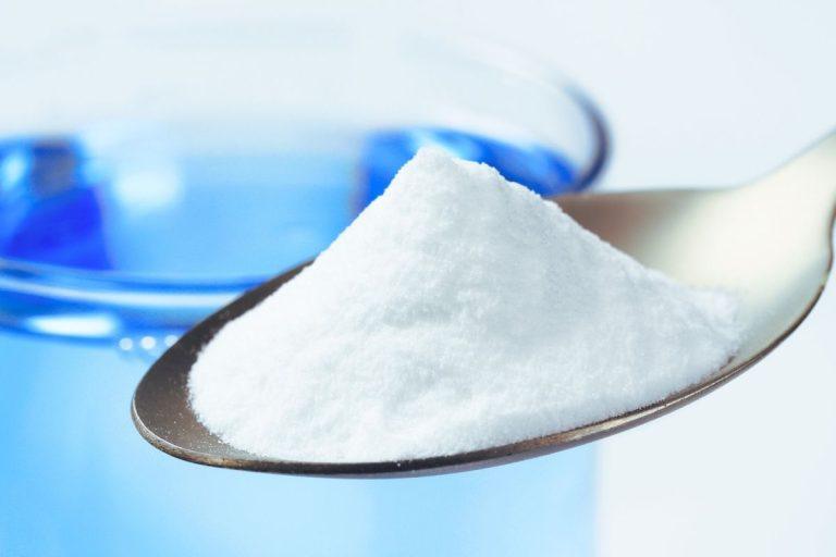 Kodėl patyrę vairuotojai į antifrizą beria sodos: triukas, apie kurį žino tik mechanikai