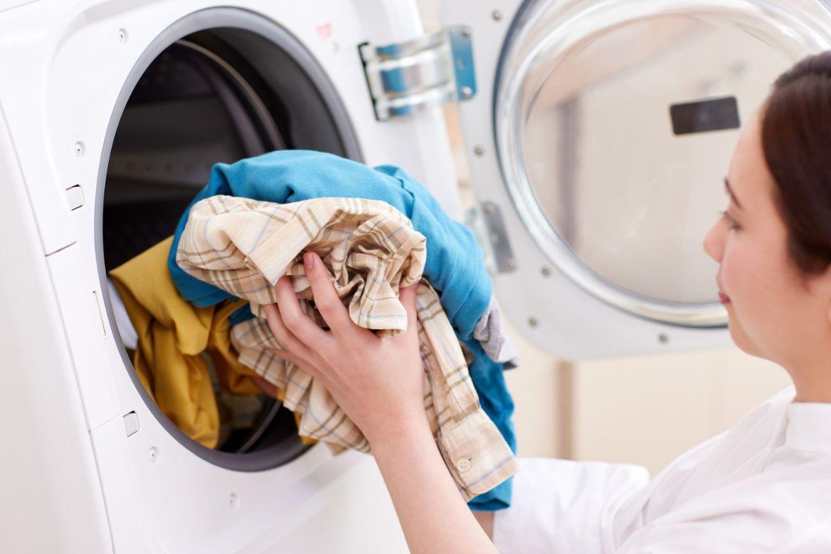 Kokių drabužių negalima džiovinti džiovyklėje: svarbiausi patarimai