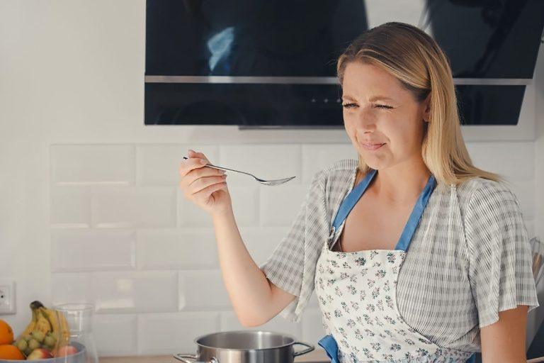 Kaip pataisyti persūdytą patiekalą: vienas prieskonis, kuris visada gelbsti