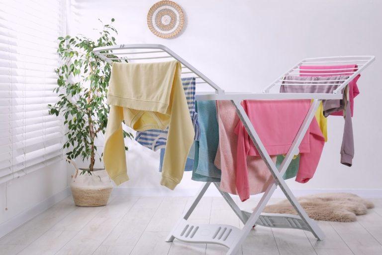 Viena kambario vieta visiškai netinka skalbinių džiovinimui: klaida, kuri gali brangiai kainuoti