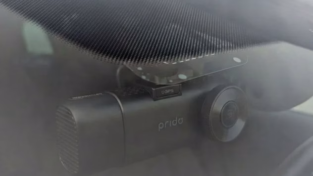 Trijų vaizdo registratoriaus kamerų sistema