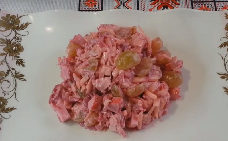 Salotos su vynuogėmis