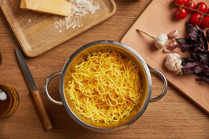 Spagečiai žemės riešutų padaže