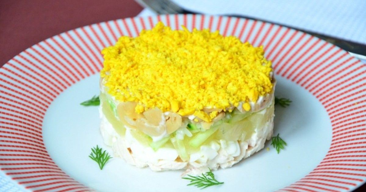 Prancūziškos salotos su ananasais