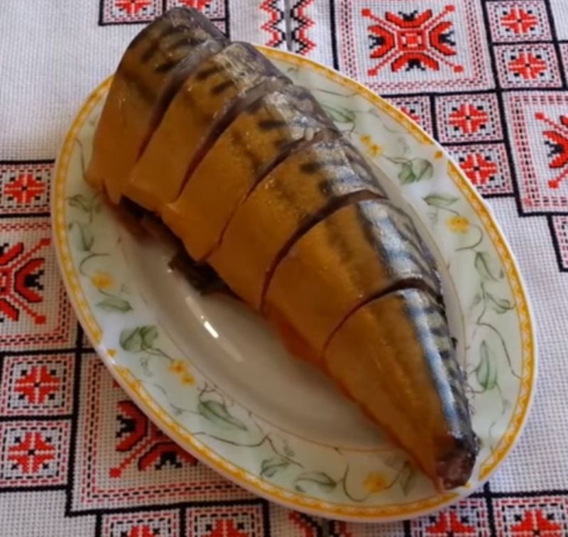 Skumbrė su svogūnais