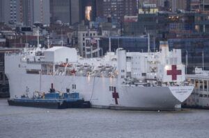 laivas-karo-ligonine-niujorke-USNS-comfort