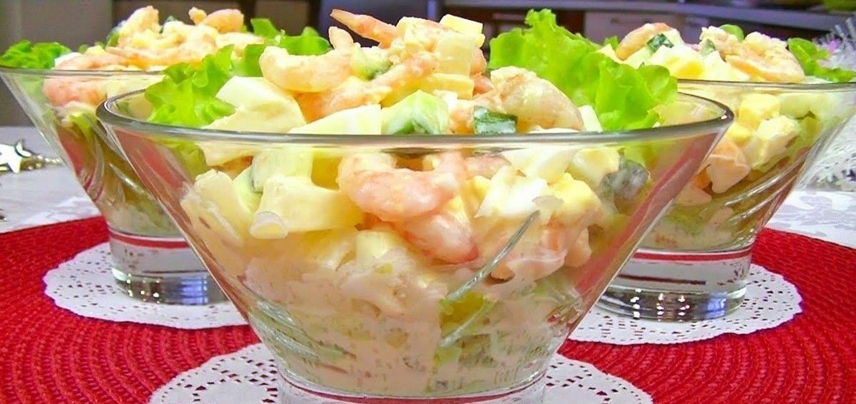 Lengvos krevečių salotos be majonezo: sveikas ir skanus receptas