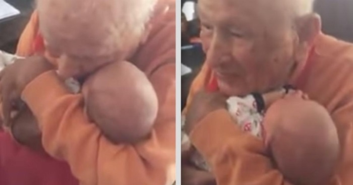 Įrašas, kaip 105 m. vyras paima proanūkį ant rankų, sujaudino visą pasaulį!