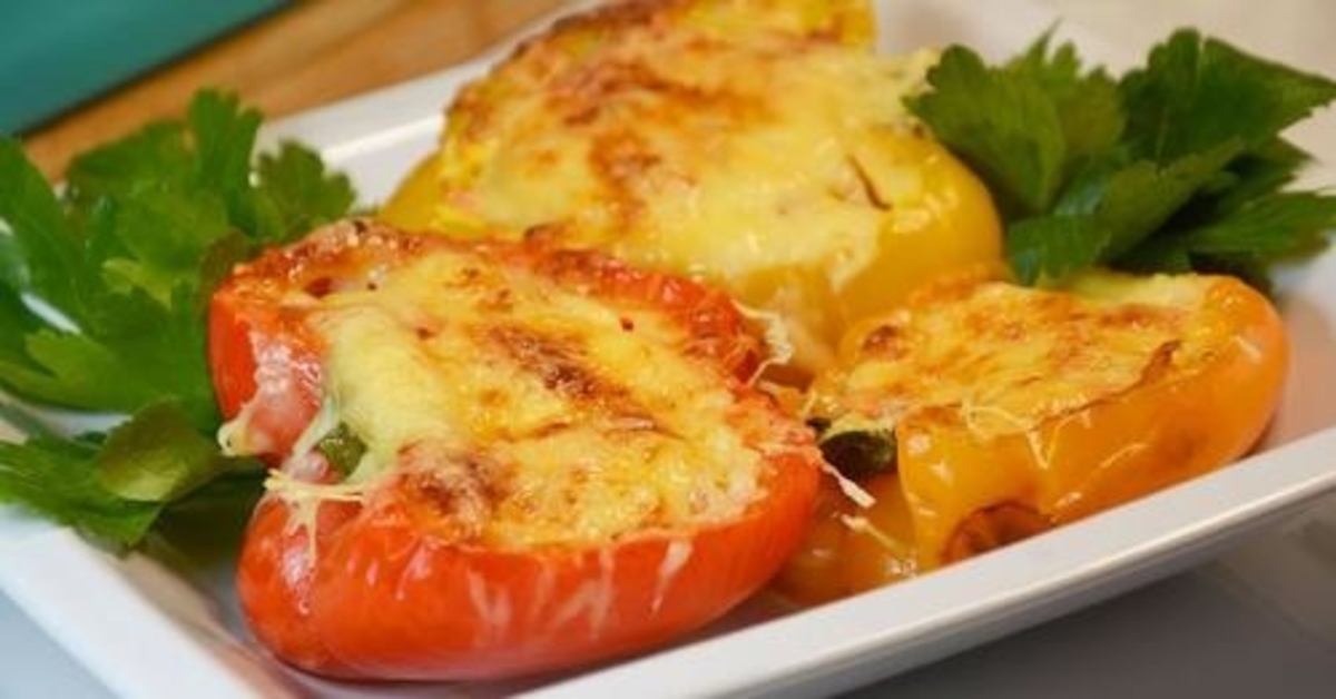 Įdarytos paprikos, kurių įdaras tiesiog tirpsta burnoje