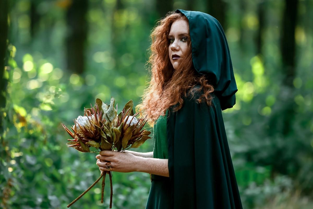 Kas yra ragana? Požymiai, mitai ir įdomūs faktai