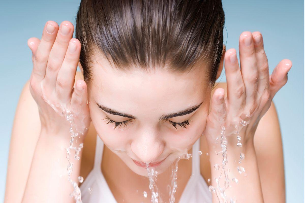 vandens poveikis veidui