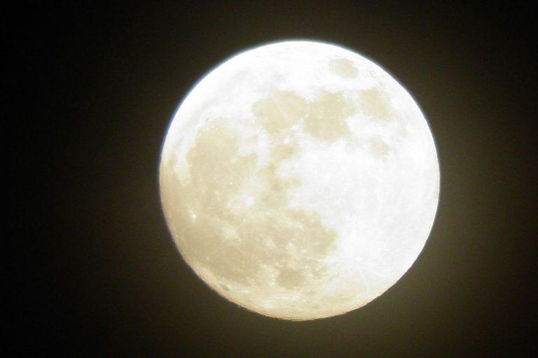 Kaip supermėnulis veiks Zodiako ženklus