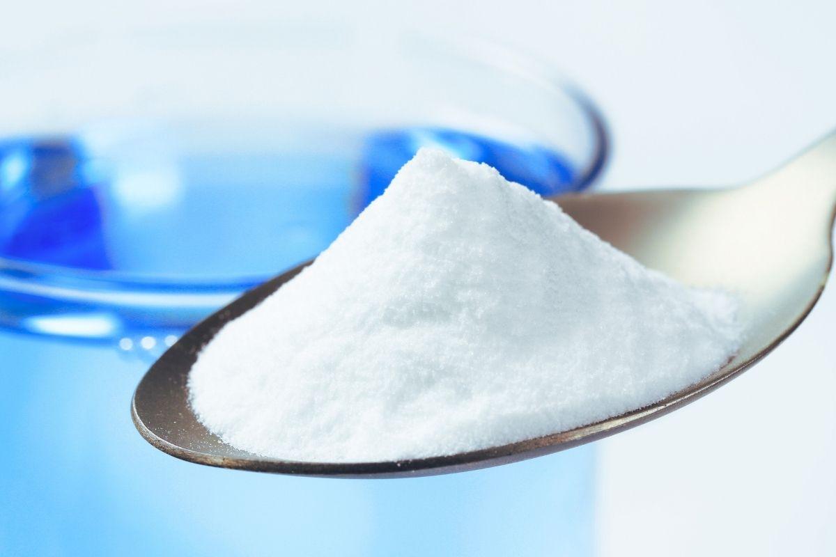 Kodėl patyrę vairuotojai į antifrizą beria sodos: triukas, apie kurį žino tik mechanikai