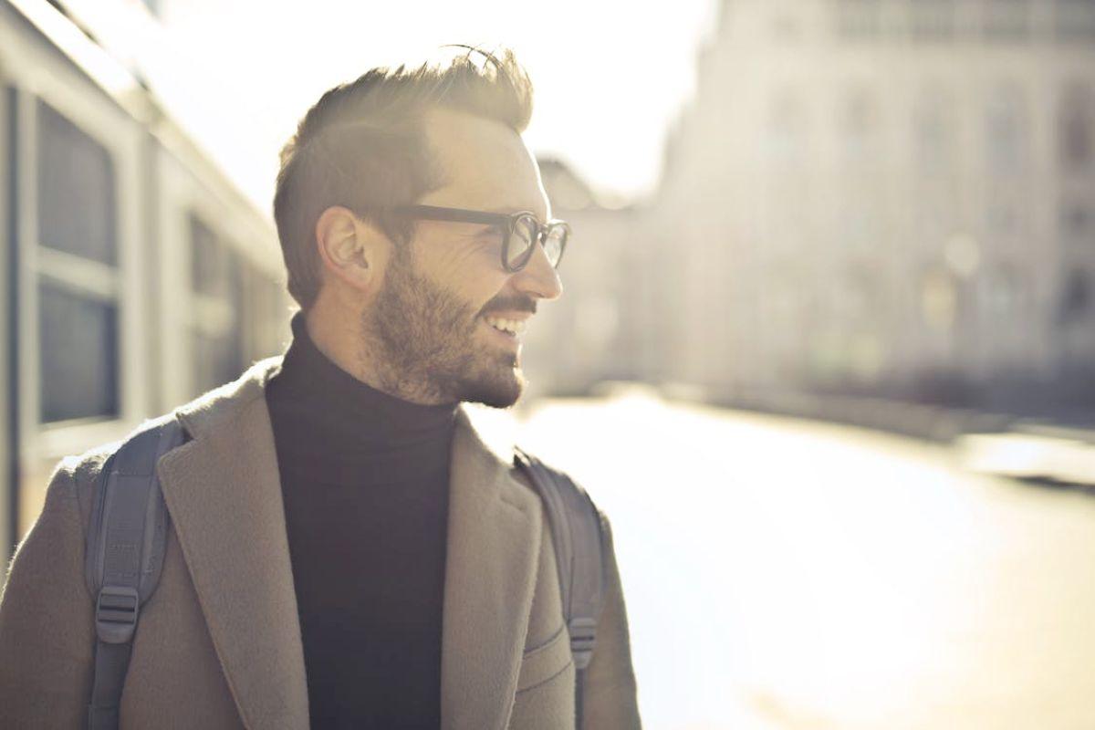 Tylioji šypsenos revoliucija: kodėl vis daugiau suaugusiųjų renkasi dantis tiesinti breketais ar kapomis