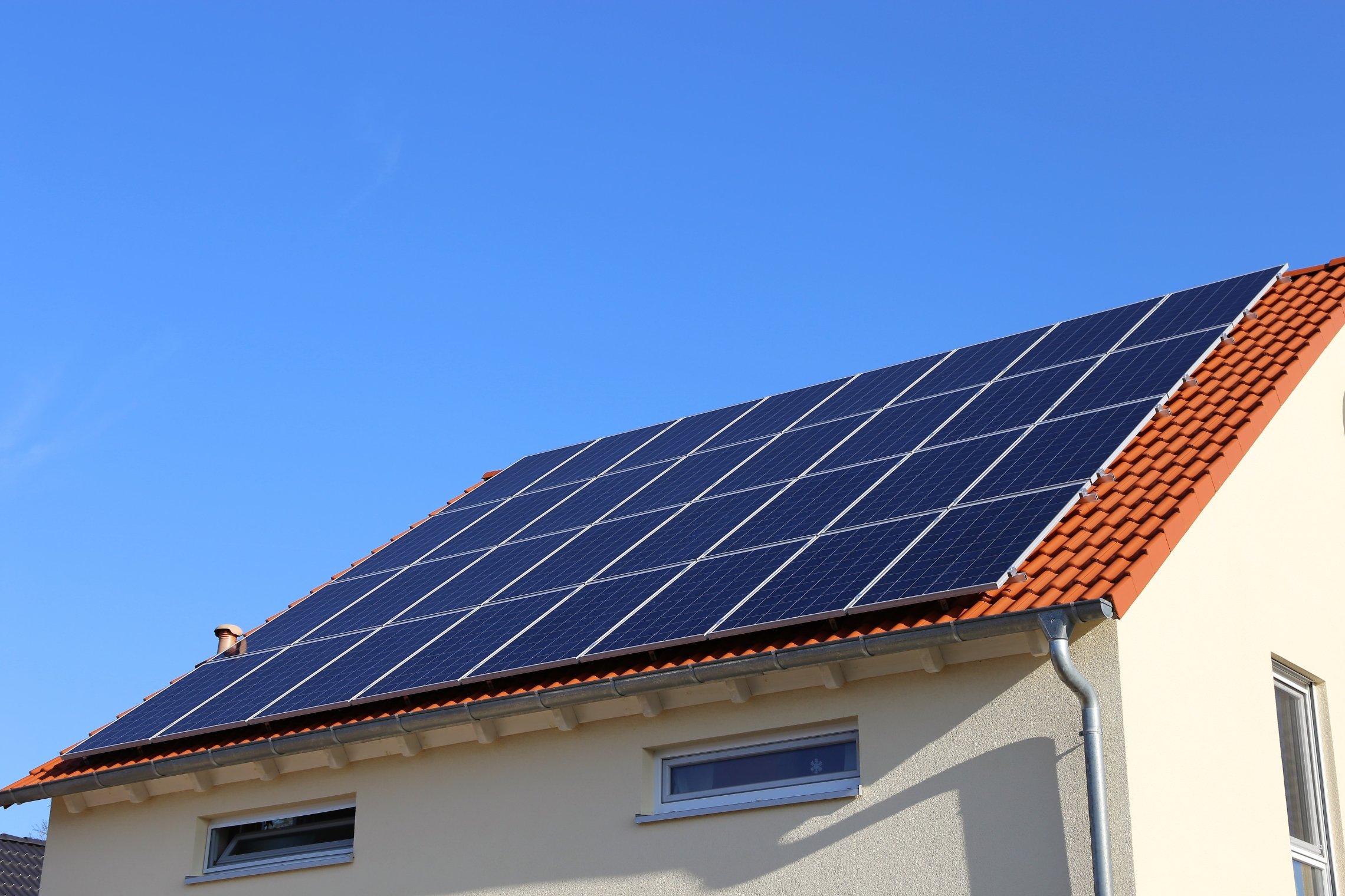 Vyriausybė pritarė: nauja gaminančių vartotojų schema gali iš esmės pakeisti sąskaitas už elektrą