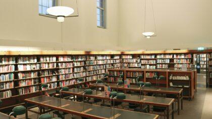 Ar bibliotekų skaityklos dar reikalingos skaitmeniniame amžiuje? Kodėl ten vis dar renkasi žmonės